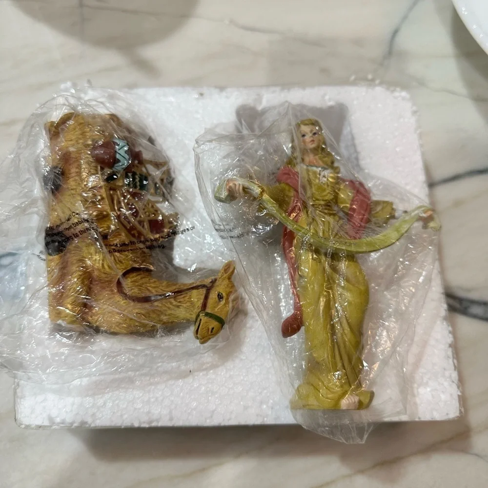 Thomas Kinkade’s Nativity Collection “Angel with Banner” & “Sitting Camel” NIB